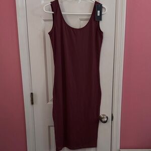 Elegant Burgundy Sleeveless Dress
